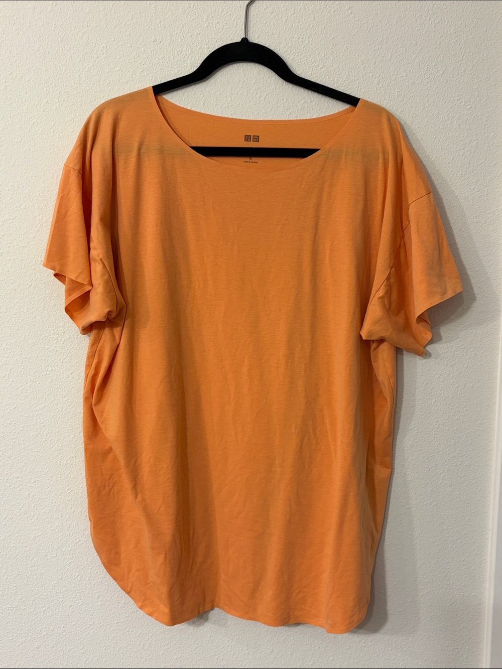 Uniqlo Airism Orange Scoop-Neck Short Sleeve Women's Tee